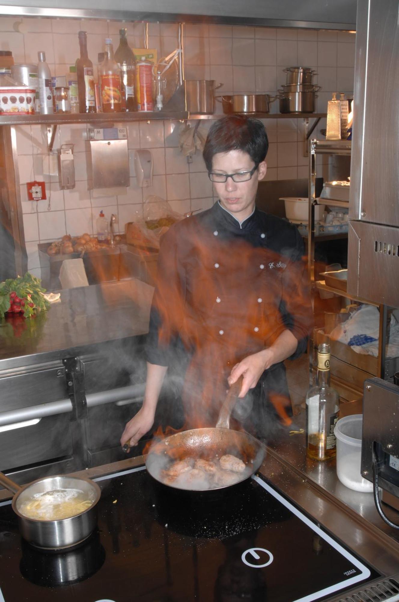 Hotel Restaurant Oelmuehle 란스툴 외부 사진